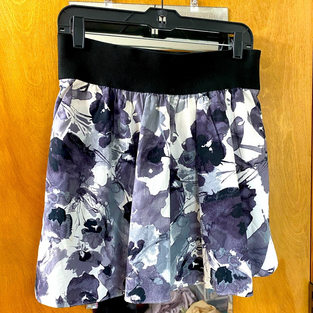 Express Floral Black, Gray, White Skirt